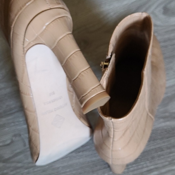 Pointy Toe Booties - Picture 10 of 11